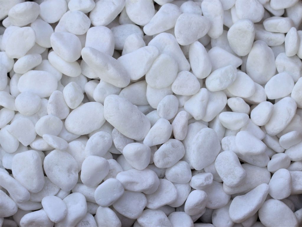 Snow White Pebbles 20-30mm 20kg - MBS Building & Landscape